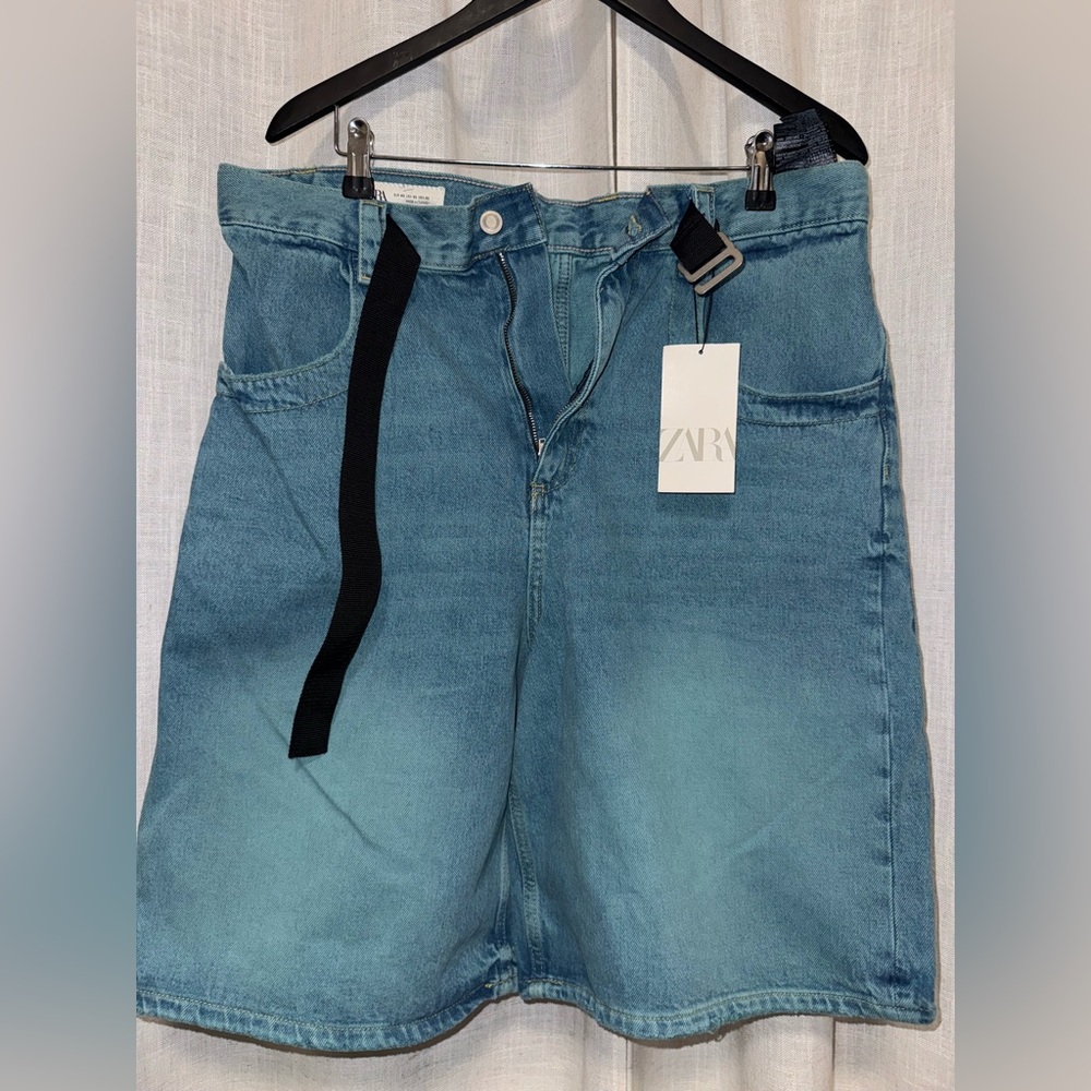 Zara Men's Relaxed Fit Light Blue Jeans